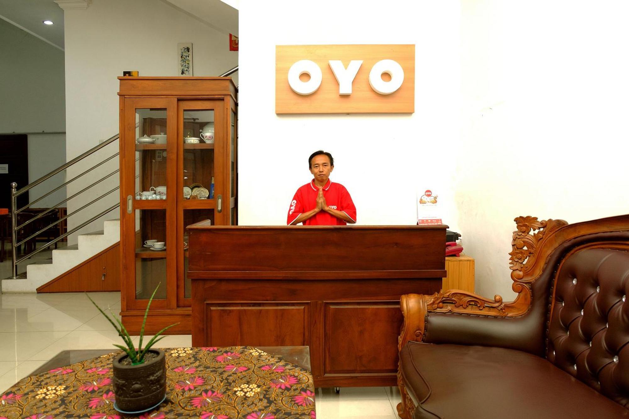 Oyo 350 D' Maktab Homestay Syariah Malang Exterior photo