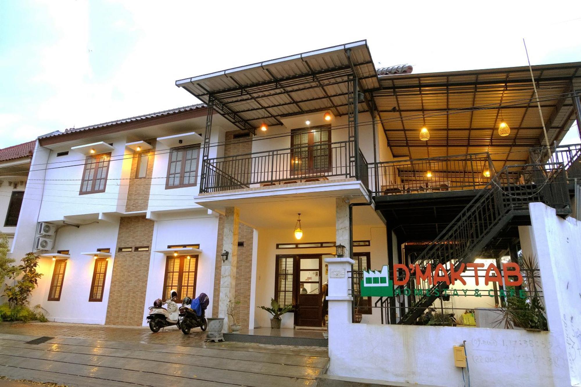 Oyo 350 D' Maktab Homestay Syariah Malang Exterior photo