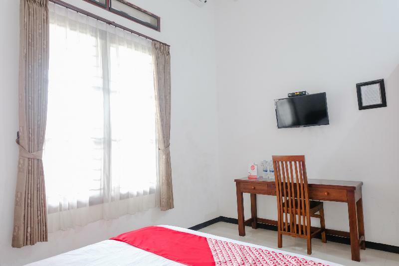 Oyo 350 D' Maktab Homestay Syariah Malang Exterior photo