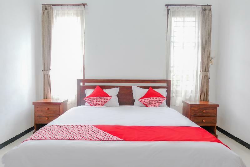 Oyo 350 D' Maktab Homestay Syariah Malang Exterior photo