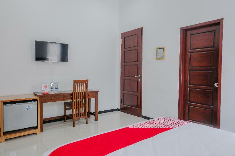 Oyo 350 D' Maktab Homestay Syariah Malang Exterior photo